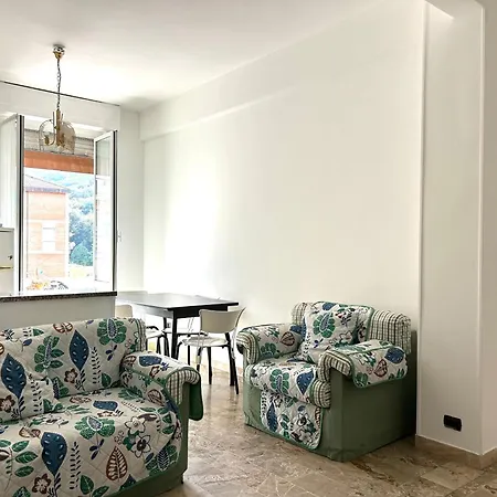 Bright Apartment For 5 With Private Parking Cinque Terre And Portovenere Gateway La Spezia