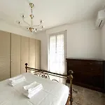 아파트 Bright For 5 Parking 20 Mins To Station Near Park And Shops Portovenere And Cinque Terre Panoramic Road Way 라스페치아