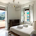 아파트 Bright For 5 Parking 20 Mins To Station Near Park And Shops Portovenere And Cinque Terre Panoramic Road Way 라스페치아