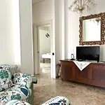 아파트 Bright For 5 Parking 20 Mins To Station Near Park And Shops Portovenere And Cinque Terre Panoramic Road Way 라스페치아